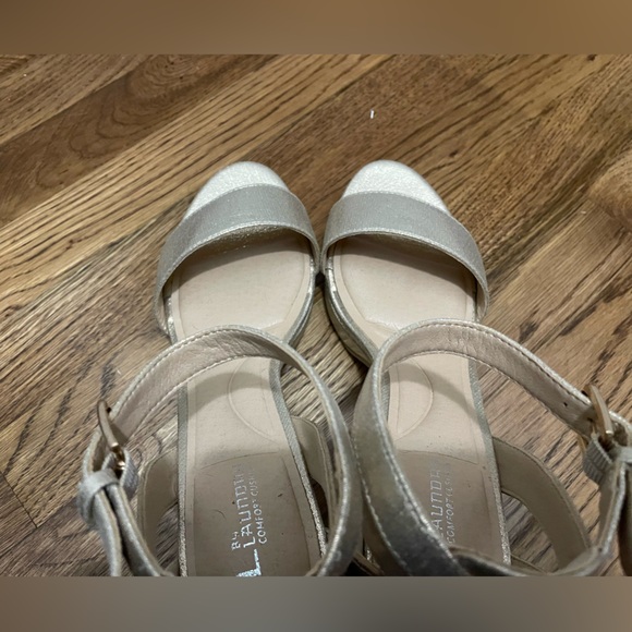 Chinese Laundry WIDE WIDTH GO ON 2 Platform Heels - Picture 5 of 7